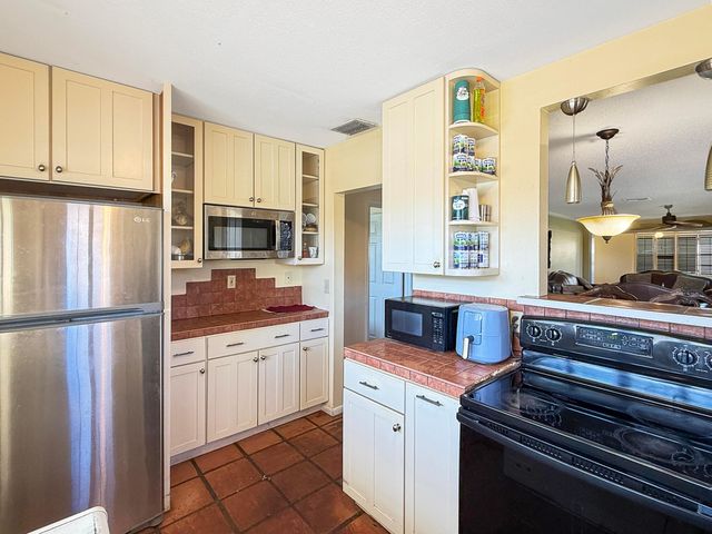 501 Sandpiper Circle, Delray Beach, FL 33445