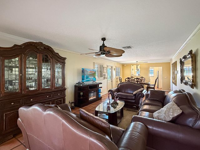 501 Sandpiper Circle, Delray Beach, FL 33445