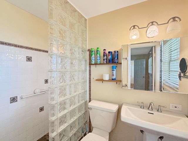 501 Sandpiper Circle, Delray Beach, FL 33445