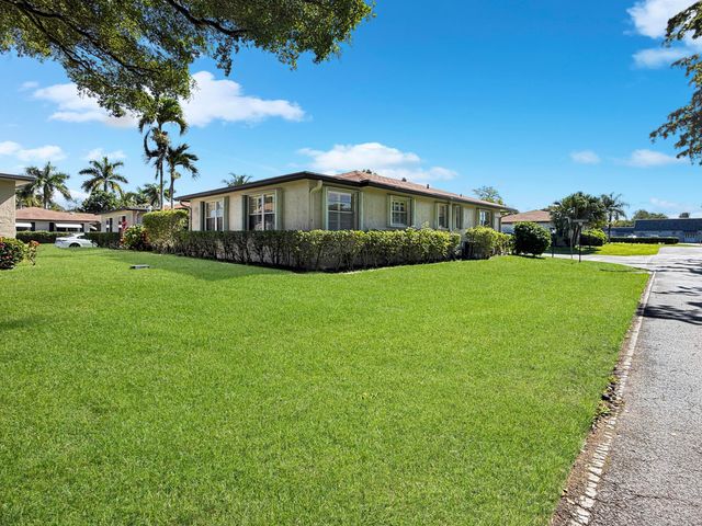 501 Sandpiper Circle, Delray Beach, FL 33445