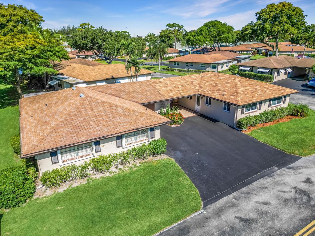 501 Sandpiper Circle, Delray Beach, FL 33445