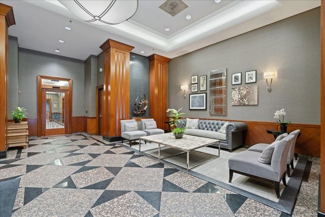 545 N DEARBORN Street 2511, Chicago, IL 60654