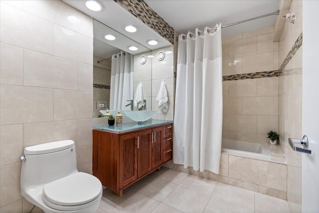 545 N DEARBORN Street 2511, Chicago, IL 60654