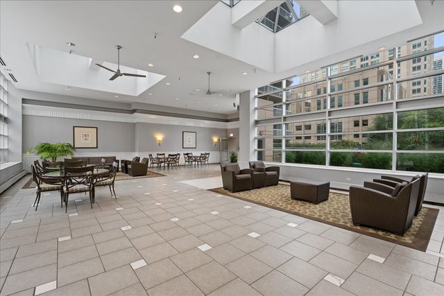 545 N DEARBORN Street 2511, Chicago, IL 60654