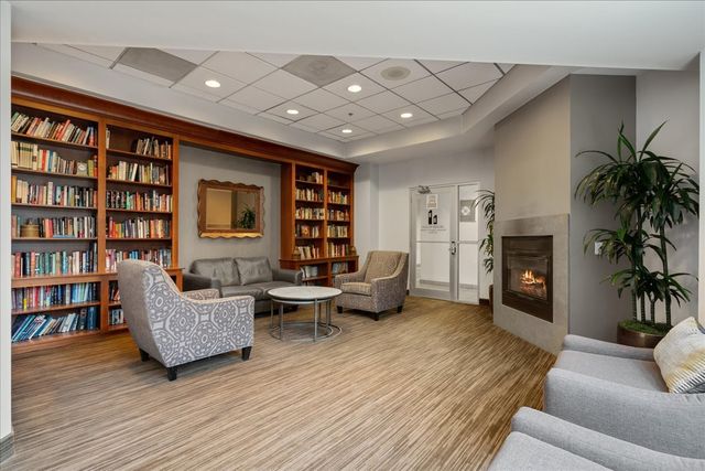 545 N DEARBORN Street 2511, Chicago, IL 60654