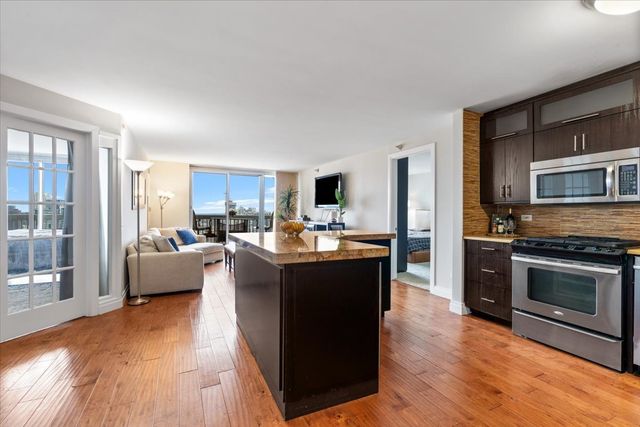545 N DEARBORN Street 2511, Chicago, IL 60654