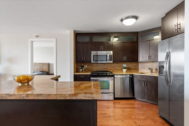 545 N DEARBORN Street 2511, Chicago, IL 60654