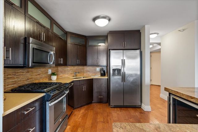 545 N DEARBORN Street 2511, Chicago, IL 60654