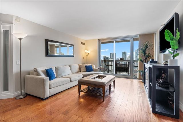 545 N DEARBORN Street 2511, Chicago, IL 60654