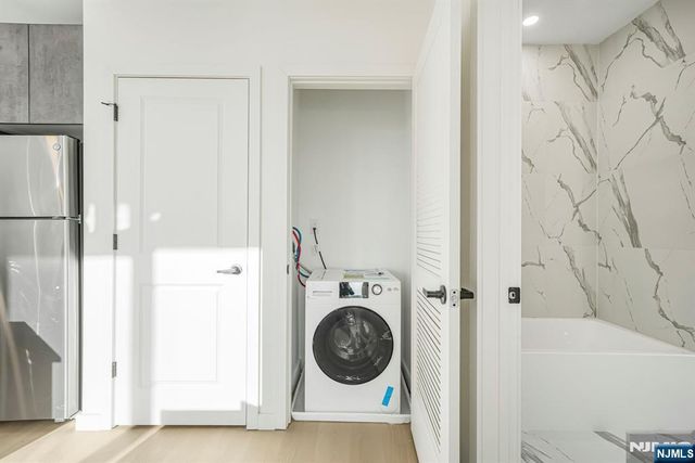 1 Mallory 405, Jersey City, NJ 07305