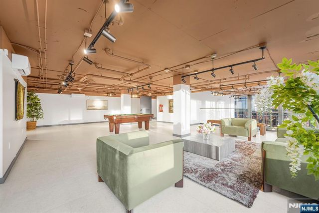 1 Mallory 405, Jersey City, NJ 07305