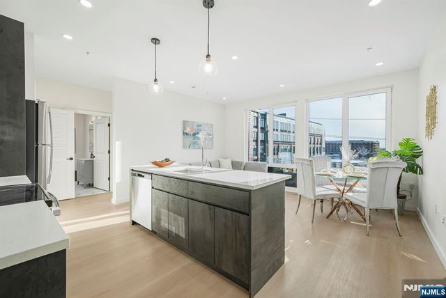 1 Mallory 405, Jersey City, NJ 07305