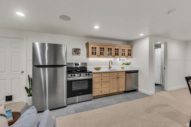 4179 S HOLLOWAY DR, Holladay, UT 84124