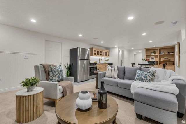 4179 S HOLLOWAY DR, Holladay, UT 84124