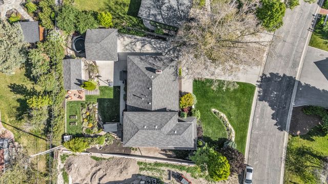 4179 S HOLLOWAY DR, Holladay, UT 84124