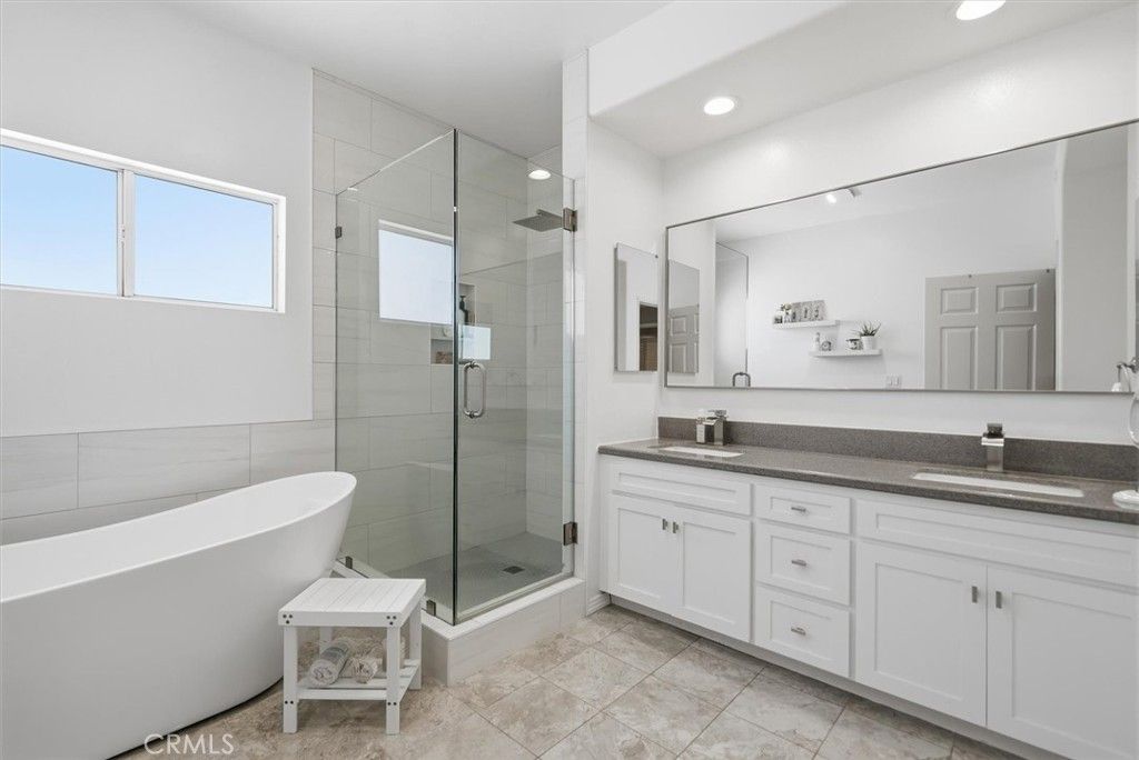 Image 11 of property listing at 10790 Rose Avenue 304, Los Angeles, CA 90034