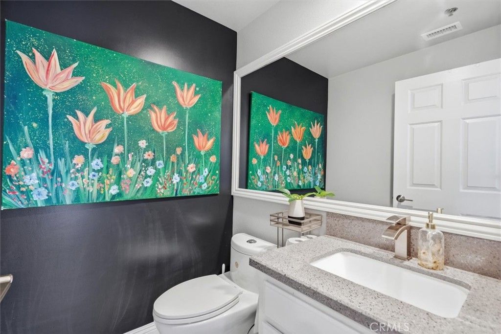 Image 20 of property listing at 10790 Rose Avenue 304, Los Angeles, CA 90034