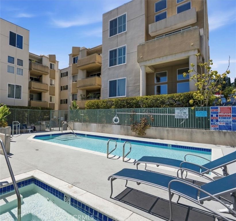 Image 21 of property listing at 10790 Rose Avenue 304, Los Angeles, CA 90034