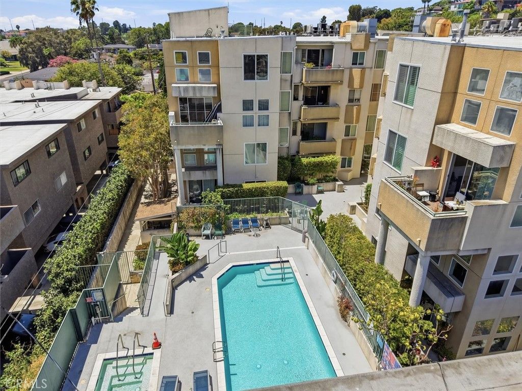 Image 22 of property listing at 10790 Rose Avenue 304, Los Angeles, CA 90034