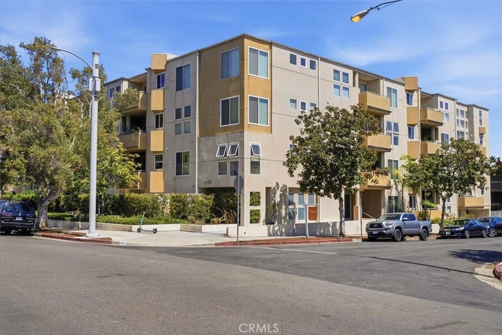 Image 23 of property listing at 10790 Rose Avenue 304, Los Angeles, CA 90034