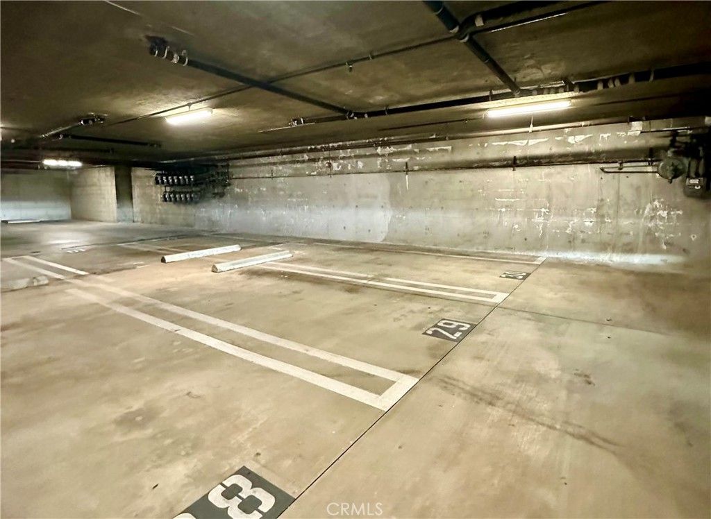 Image 26 of property listing at 10790 Rose Avenue 304, Los Angeles, CA 90034