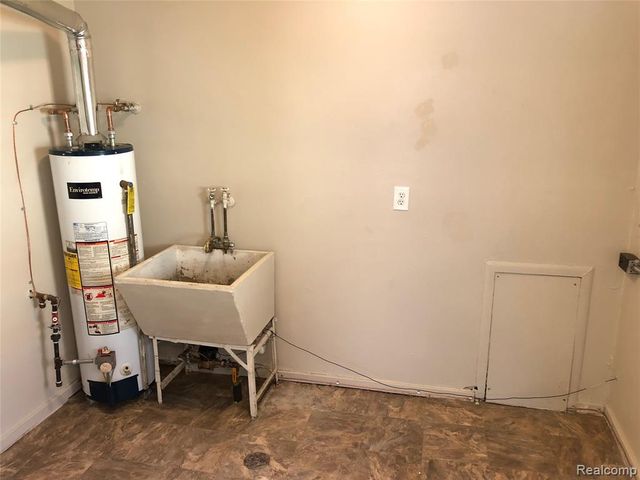 130 Parkdale Avenue, Pontiac, MI 48340
