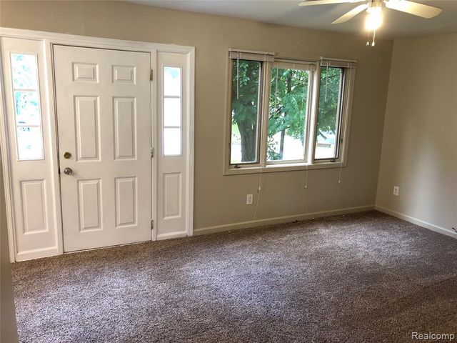 130 Parkdale Avenue, Pontiac, MI 48340