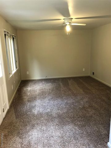 130 Parkdale Avenue, Pontiac, MI 48340
