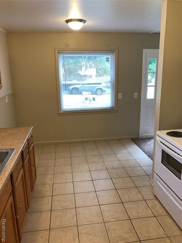 130 Parkdale Avenue, Pontiac, MI 48340