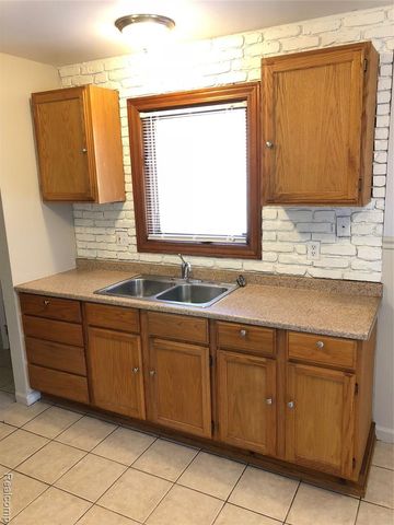 130 Parkdale Avenue, Pontiac, MI 48340