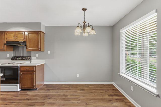 6608 SUNGATE DR S, Bartlett, TN 38135