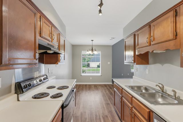 6608 SUNGATE DR S, Bartlett, TN 38135