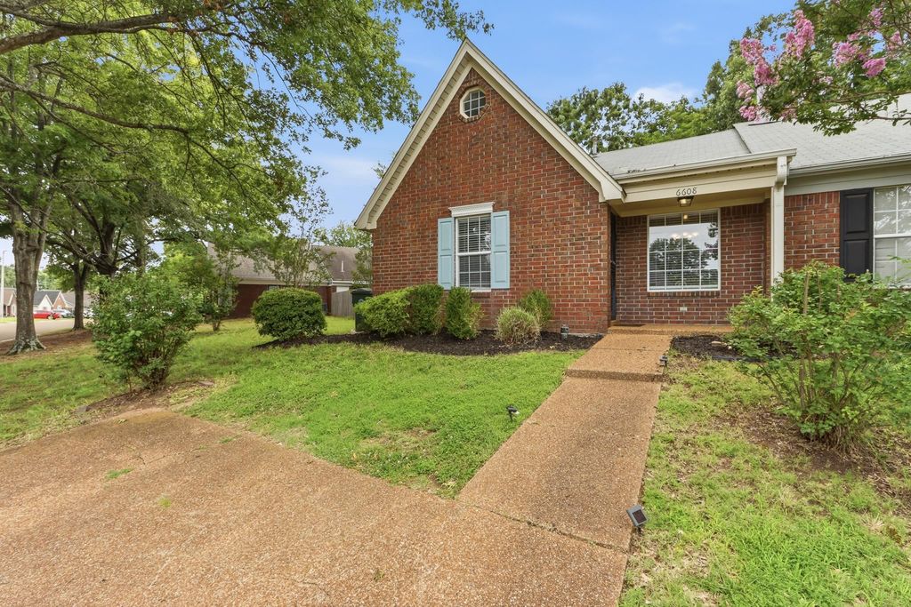6608 SUNGATE DR S, Bartlett, TN 38135
