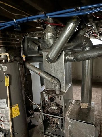 151 Russell Avenue, Akron, OH 44311