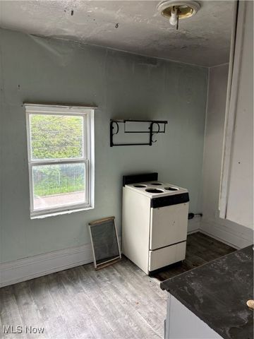 151 Russell Avenue, Akron, OH 44311