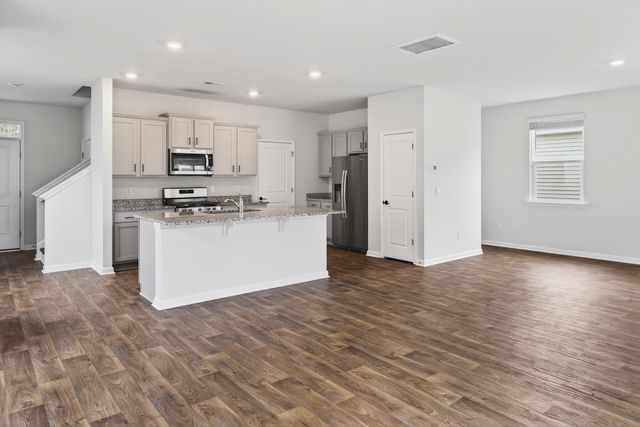 104 Cloverleaf Street, Summerville, SC 29483