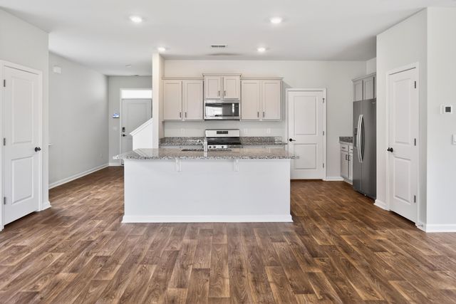 104 Cloverleaf Street, Summerville, SC 29483