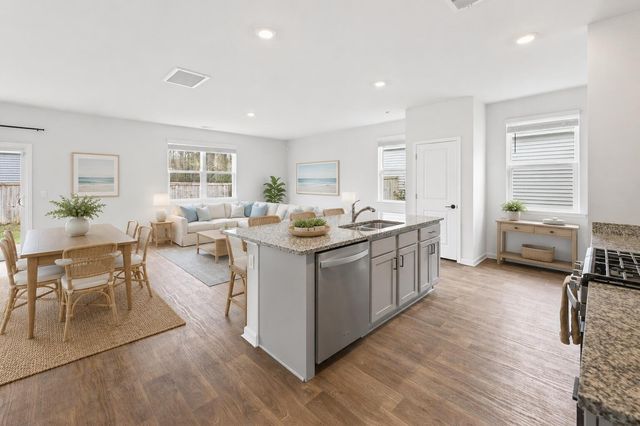 104 Cloverleaf Street, Summerville, SC 29483