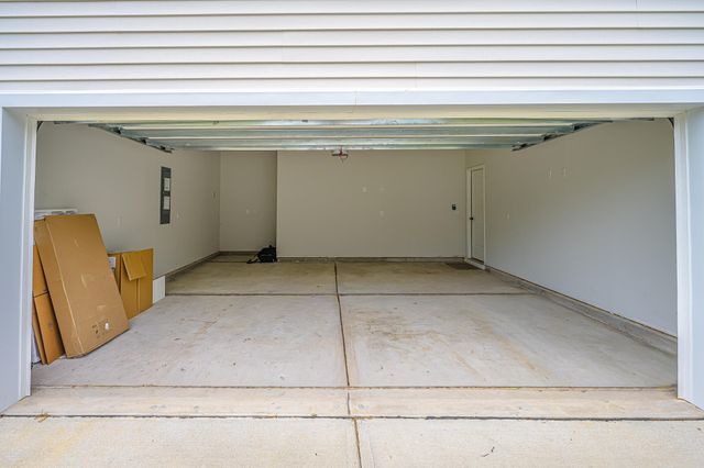 104 Cloverleaf Street, Summerville, SC 29483