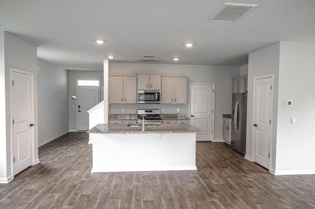 104 Cloverleaf Street, Summerville, SC 29483