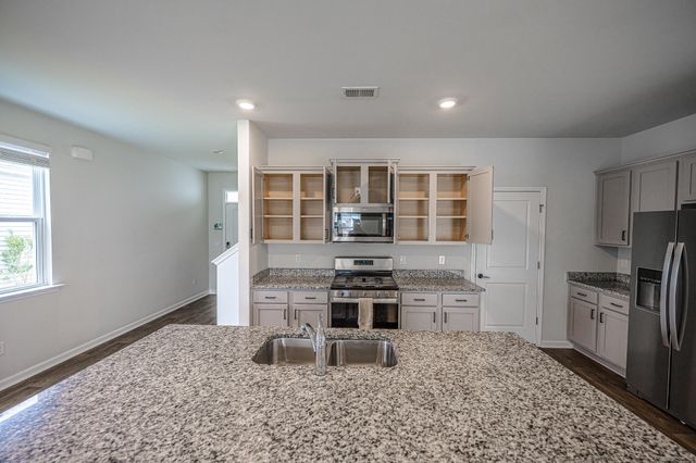 104 Cloverleaf Street, Summerville, SC 29483