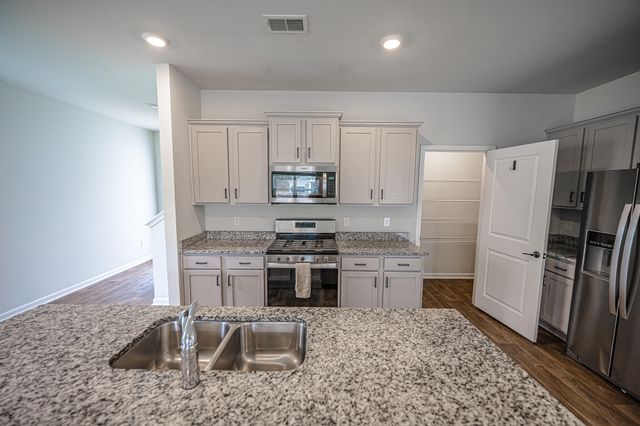 104 Cloverleaf Street, Summerville, SC 29483