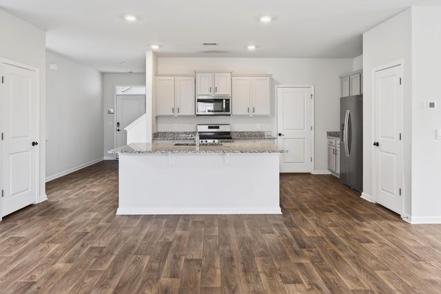 104 Cloverleaf Street, Summerville, SC 29483