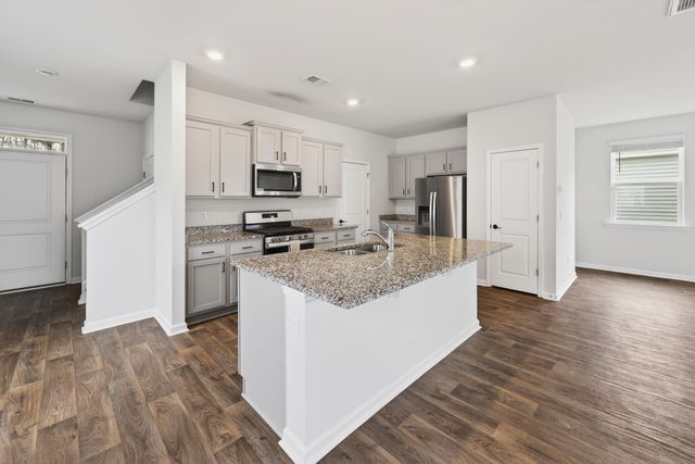 104 Cloverleaf Street, Summerville, SC 29483