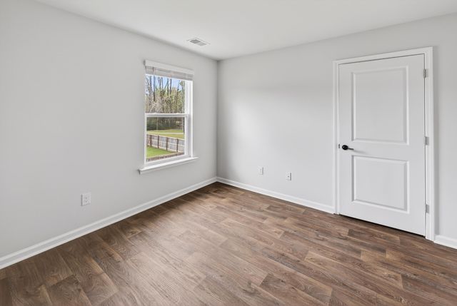 104 Cloverleaf Street, Summerville, SC 29483