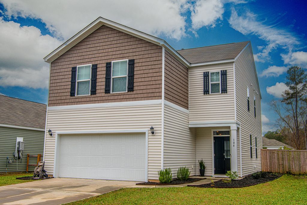 104 Cloverleaf Street, Summerville, SC 29483