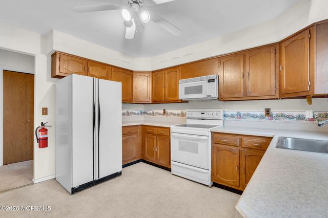 26 B Moccasin Drive B, Whiting, NJ 08759