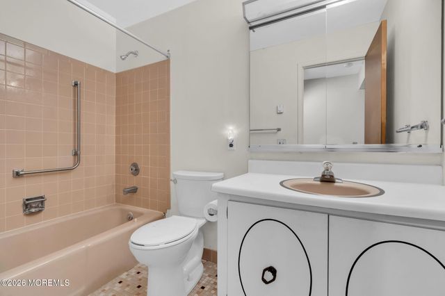 26 B Moccasin Drive B, Whiting, NJ 08759