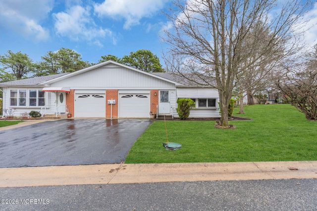 26 B Moccasin Drive B, Whiting, NJ 08759