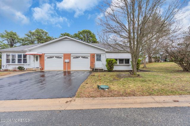 26 B Moccasin Drive B, Whiting, NJ 08759